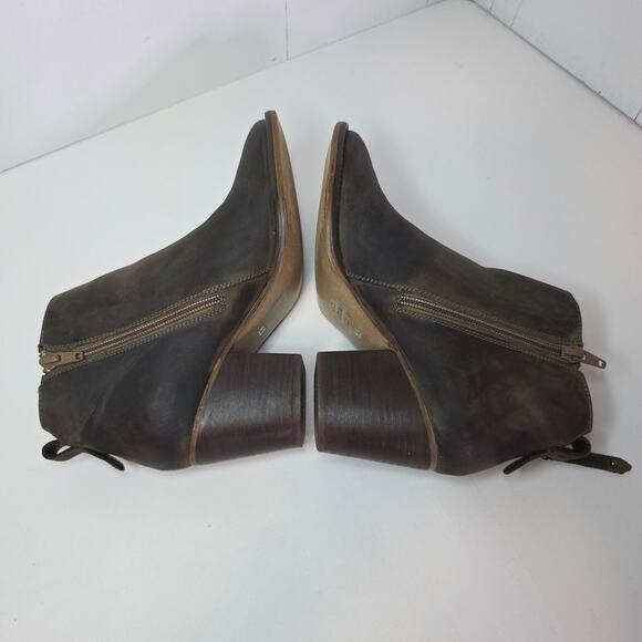 Blondo Waterproof 6.5 Dark Camo Nivada Ankle Boots Distressed look. Leather Fun - Picture 4 of 14